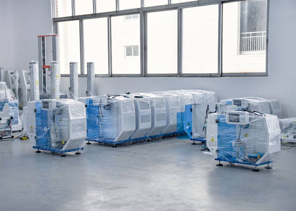 Izod and Charpy impact testing machine
